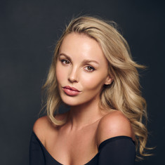Betsy Blue-English